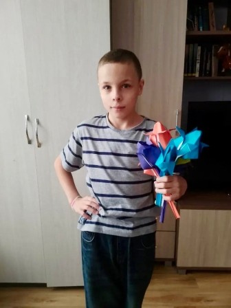 н