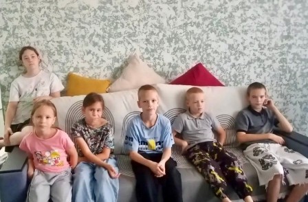 н
