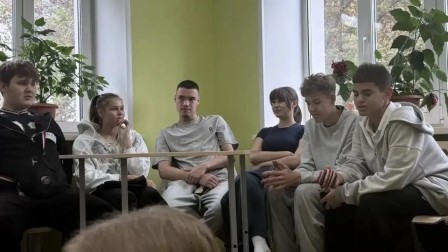 н