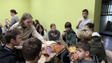 н