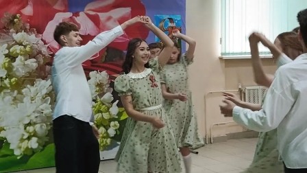н