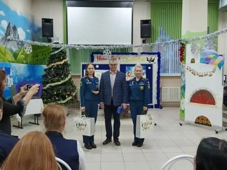 н