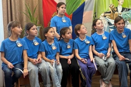 н