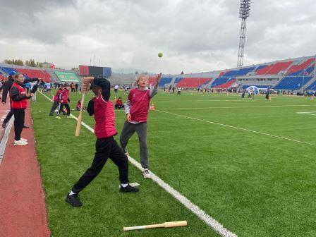 й
