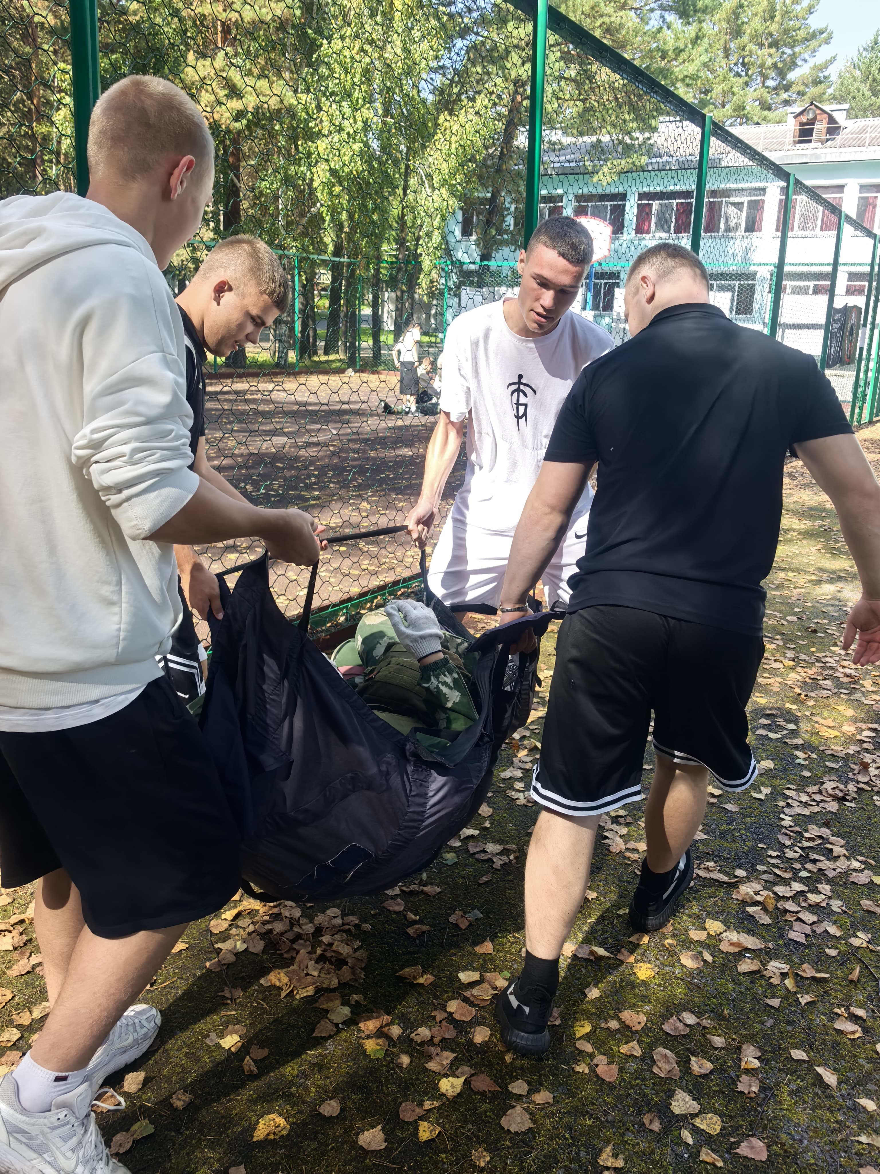 й