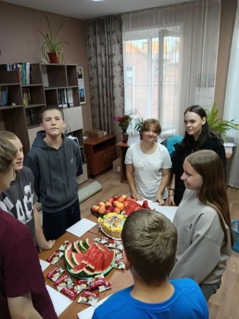 н