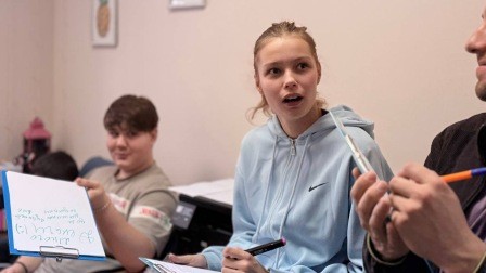 н