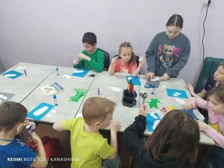 й