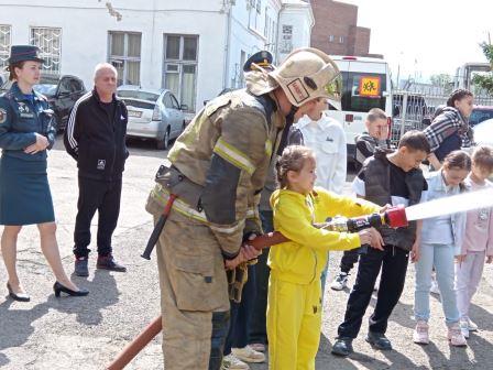 Й
