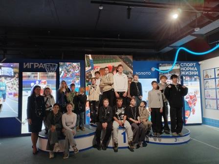 й