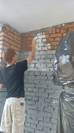 н
