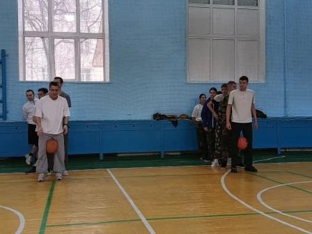й