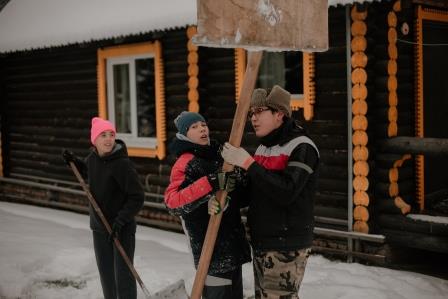 й