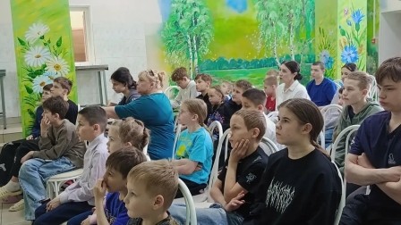 н