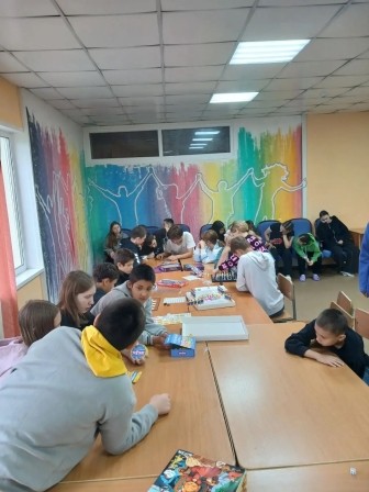 н